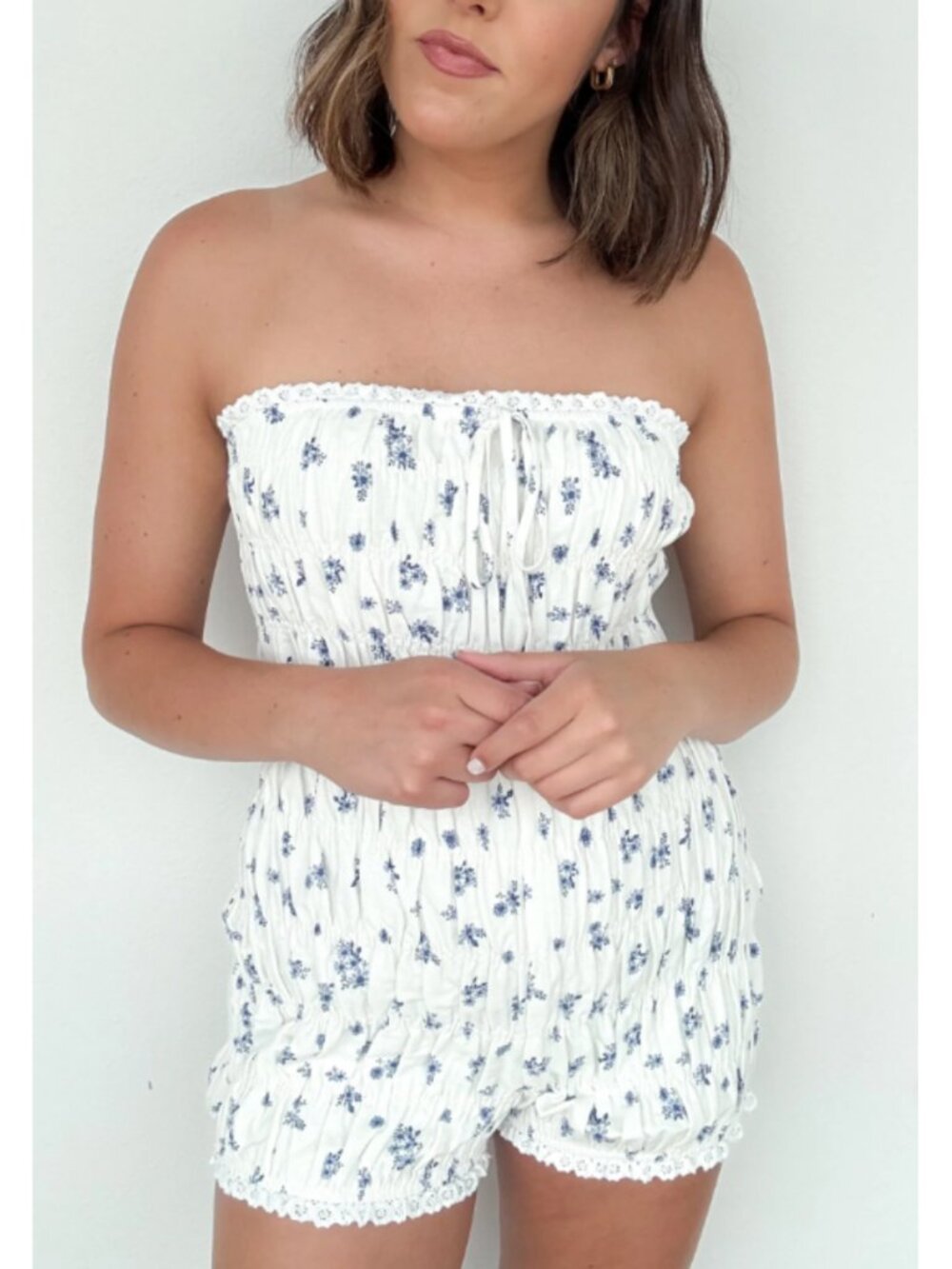 Le Lis Gift Of Love Linen Blend Smocked Romper in White Small